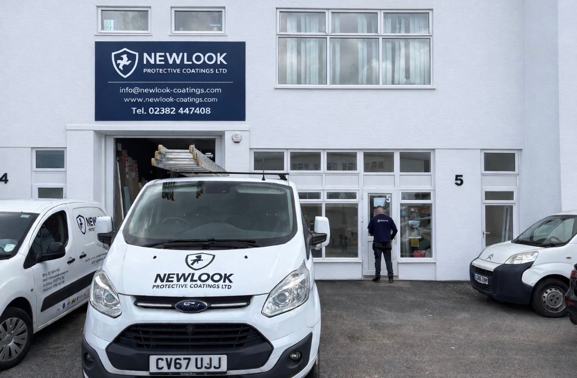 Shop Front Spraying project in Hampshire: Newlook Protective Coatings team on a commercial site